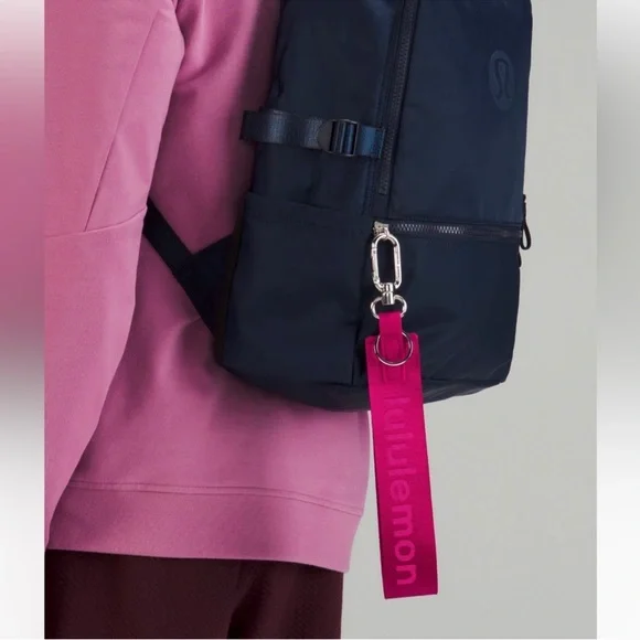 Lululemon Never Lost Keychain Wildberry Sonic PinkWLDB/SNCP